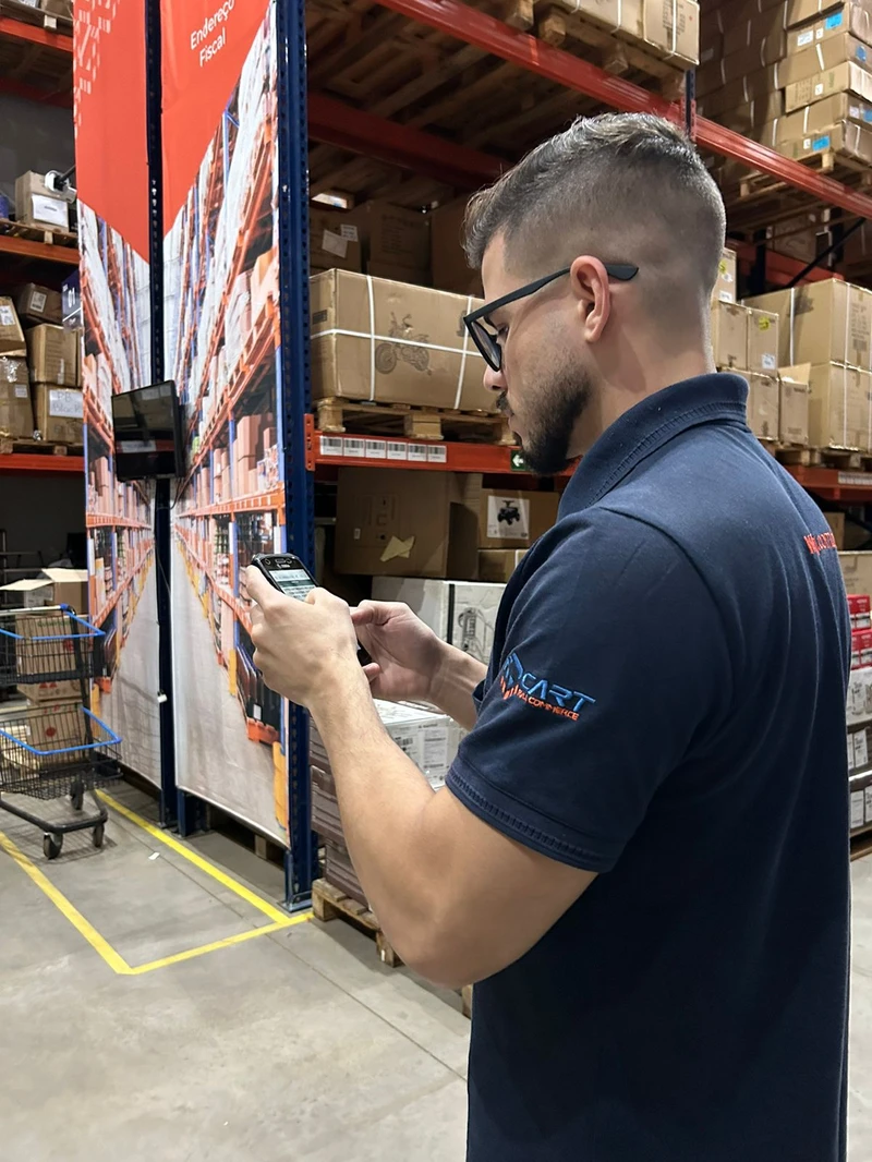 Serviços de armazenagem e logística